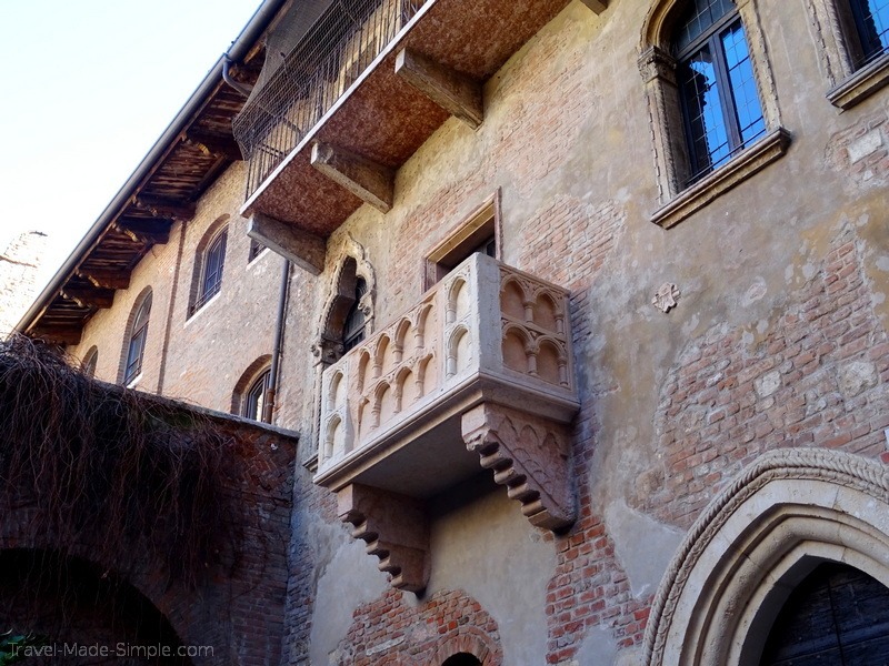 Juliet balcony Verona one week in Italy itinerary