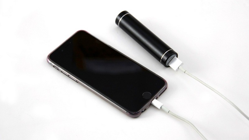 can you bring a power bank on a plane